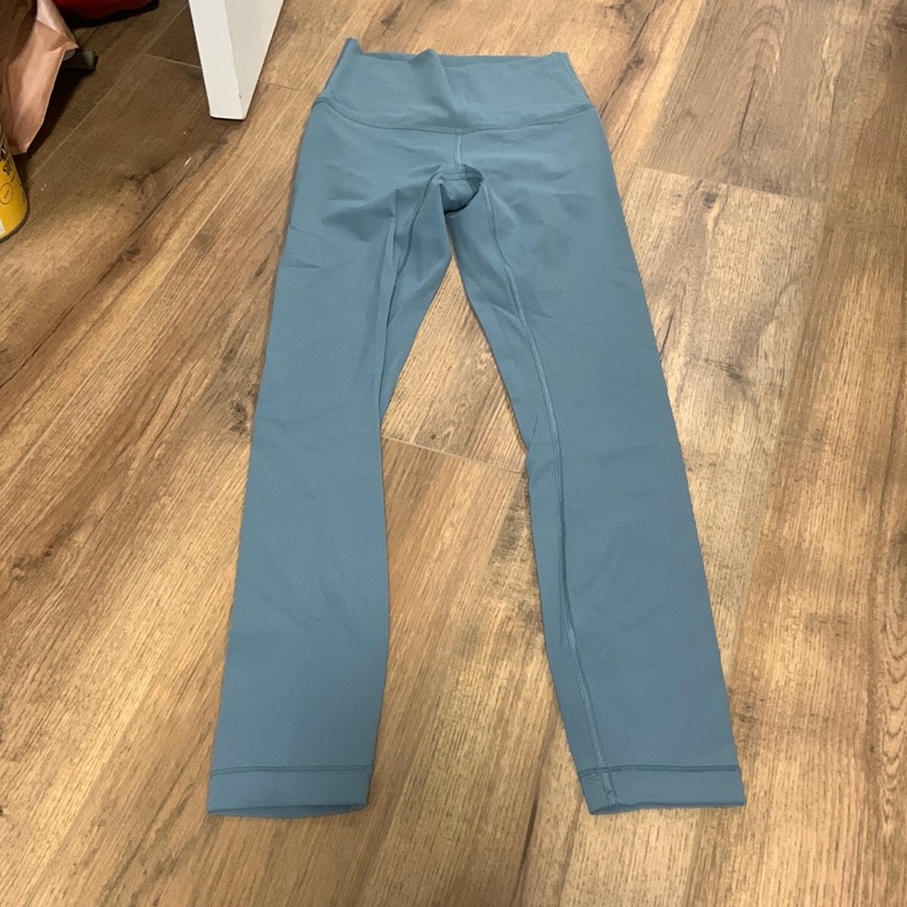 Lululemon Wunder Under Light Blue Size 2 25” length Luxstreme